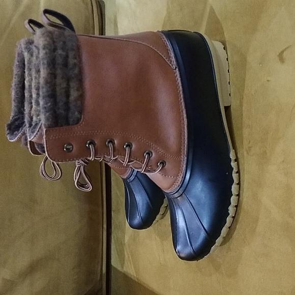 Magellan Outdoors Duck Boots Women's 11 - Picture 4 of 15